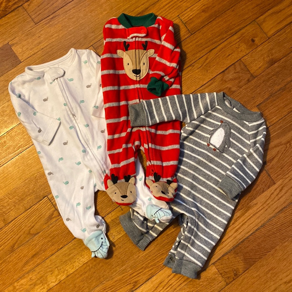 Carters 3 pieces onesie’s.